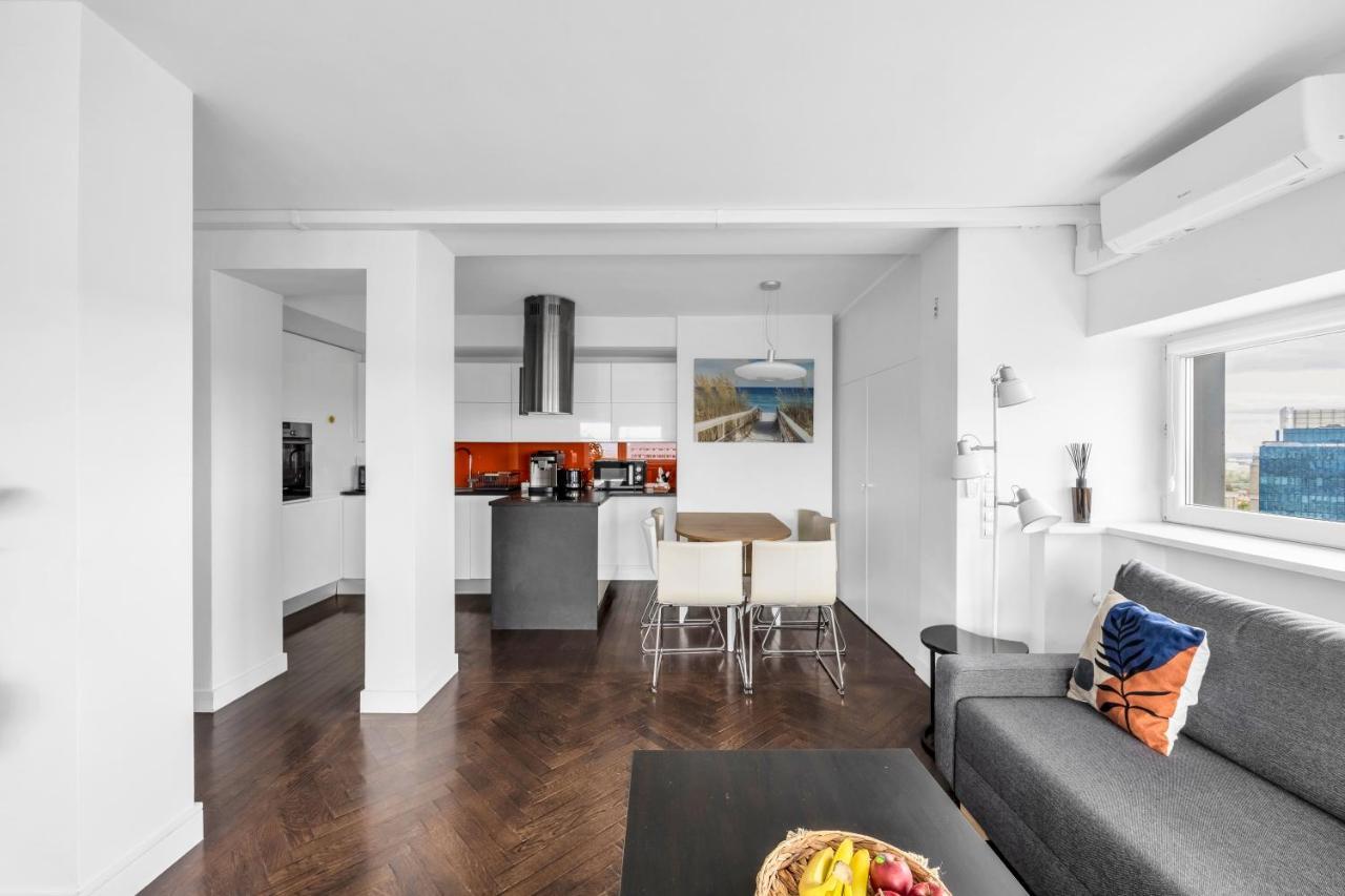 23Rd Floor 3Br Apt With Views Of Varsavia Esterno foto