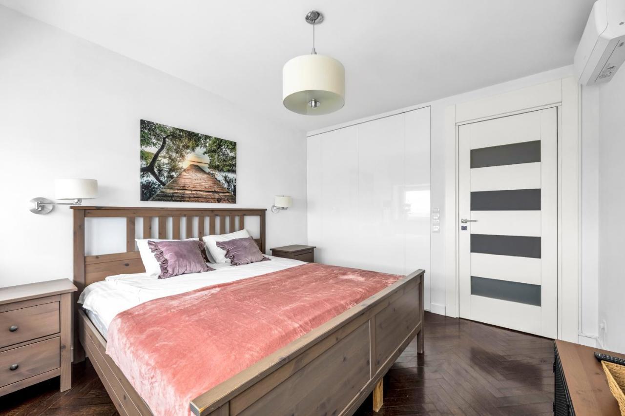 23Rd Floor 3Br Apt With Views Of Varsavia Esterno foto